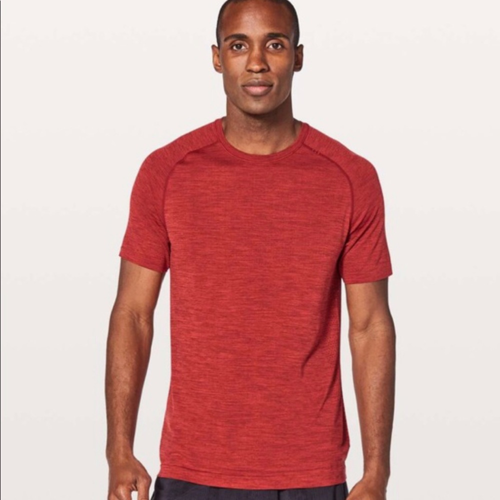Lululemon Men’s Vented Red Metal Shirt XL